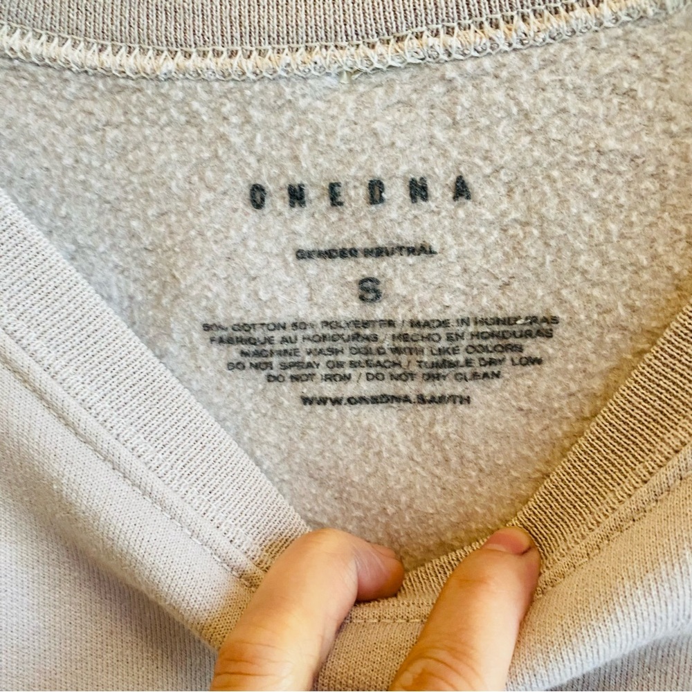 PAC SUN ONE DNA Rose Crew Neck Women Are Powerful Sweatshirt - Picture 6 of 6